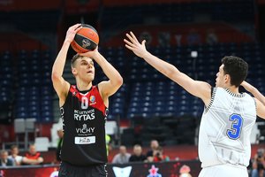 D. Sirvydžio debiutas Izraelyje – 11 taškų per 20 minučių