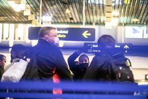 Patarė, kaip elgtis grįžusiems iš koronaviruso paveiktų šalių į Lietuvą