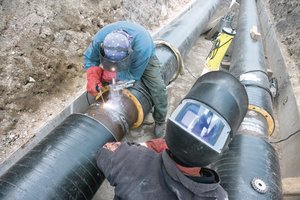 Amžinas ginčas dėl nuotekų – vieniems blogi teisės aktai, kitiems – vamzdžiai kambariuose    