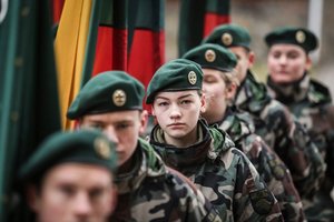 Jaunuoliai iš Utenos – apie sukarintą ir mitologija dvelkiantį laisvalaikį