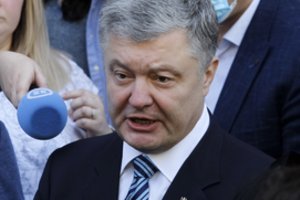 Buvęs Ukrainos prezidentas P. Porošenka sprendimo šiandien neišgirdo: teismo posėdis perkeltas