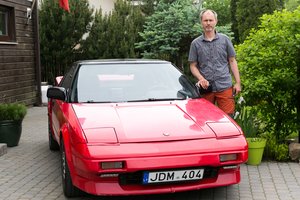 Po apsilankymo plovykloje vyras nepažino savo automobilio: skundžiasi, kad nubėgo dažai