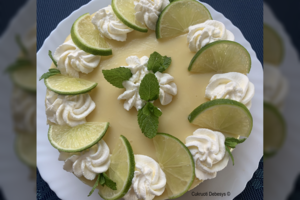 Kreminio sūrio ir žaliųjų citrinų pyragas, kurio nereikia kepti