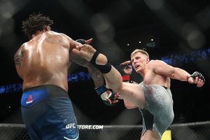 UFC narve – JAV ir Rusijos monstrai