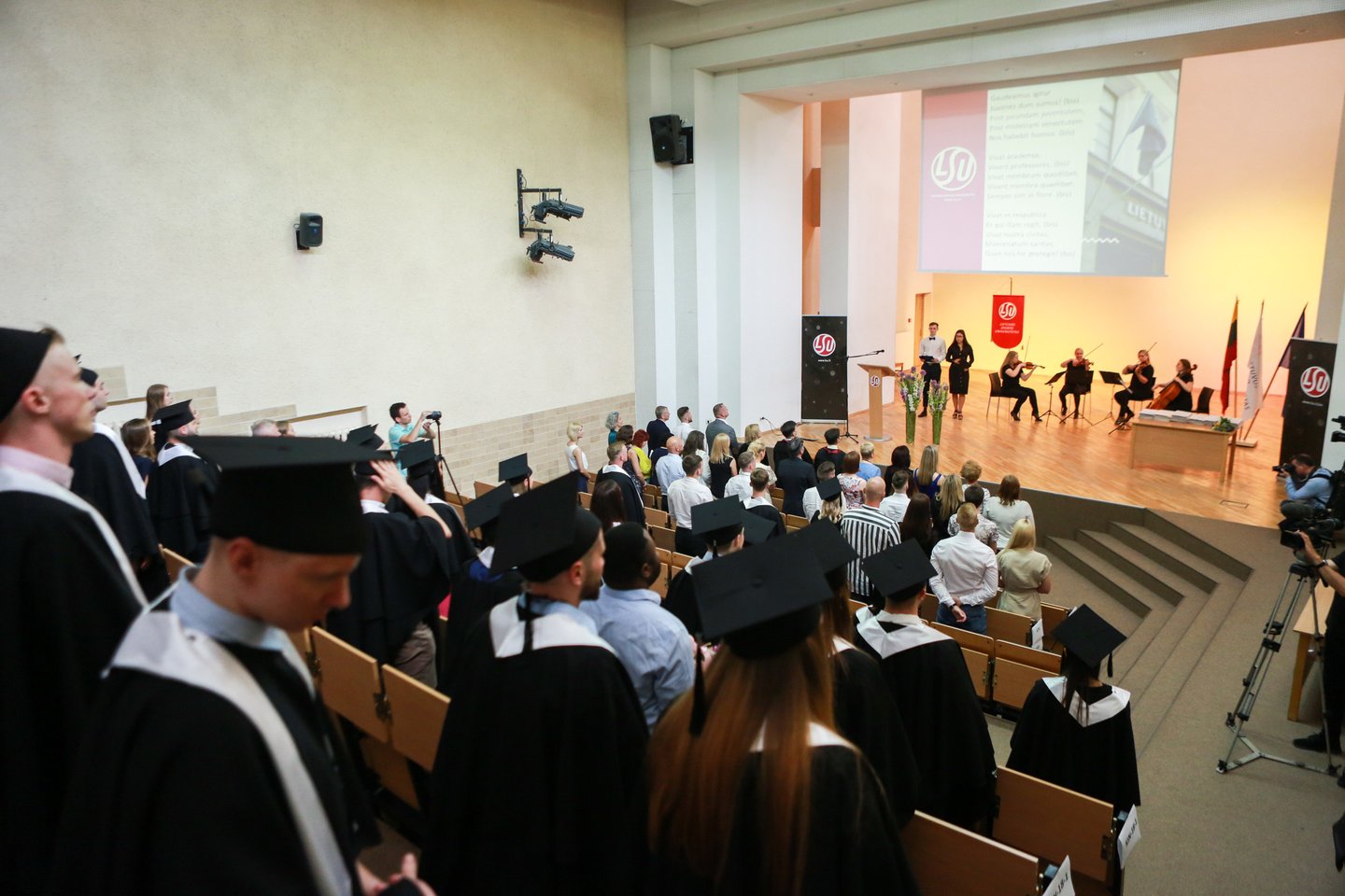  Kaune surengta LSU magistrų diplomų įteikimo šventė.<br> G.Bitvinsko nuotr.