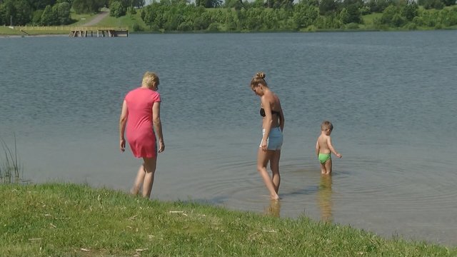 Svilinant rekordiniams karščiams, naujos griežtos maudymosi taisyklės papiktino kupiškėnus