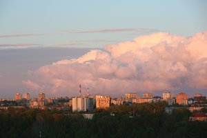 Kodėl didmiesčiuose dingo būsto pirkėjai? Atsakymas paprastas kaip dukart du