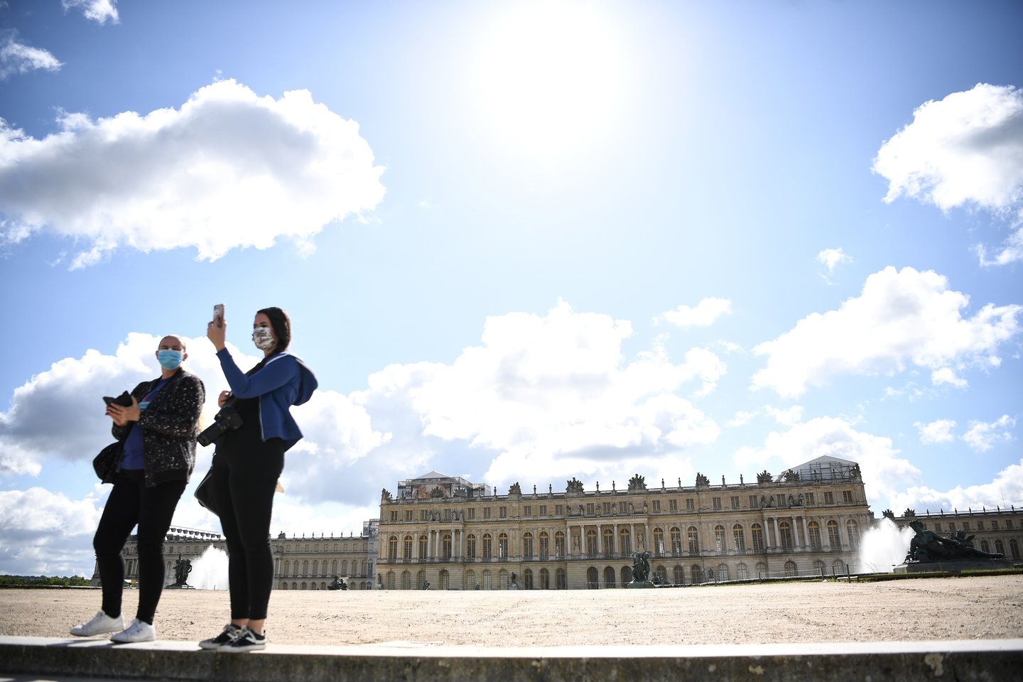  Paryžius šią vasarą tuštesnis nei įprastai.<br>AFP/„Scanpix“ nuotr.
