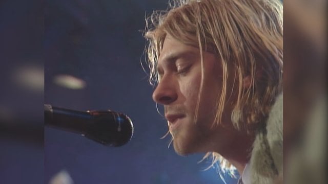 Grupės „Nirvana“ lyderio K. Cobaino gitara aukcione parduota už rekordinę sumą