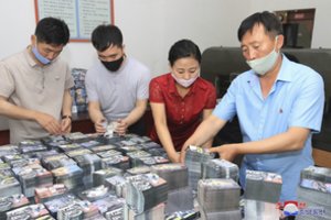 Pchenjanas žada į Pietų Korėją išsiųsti milijonus prieš Seulą nukreiptų lankstinukų