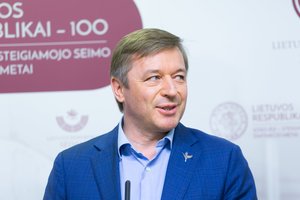 R. Karbauskis siūlo paankstinti sprendimą dėl rūkalų: paliestų visus rūkančius jau kitąmet 