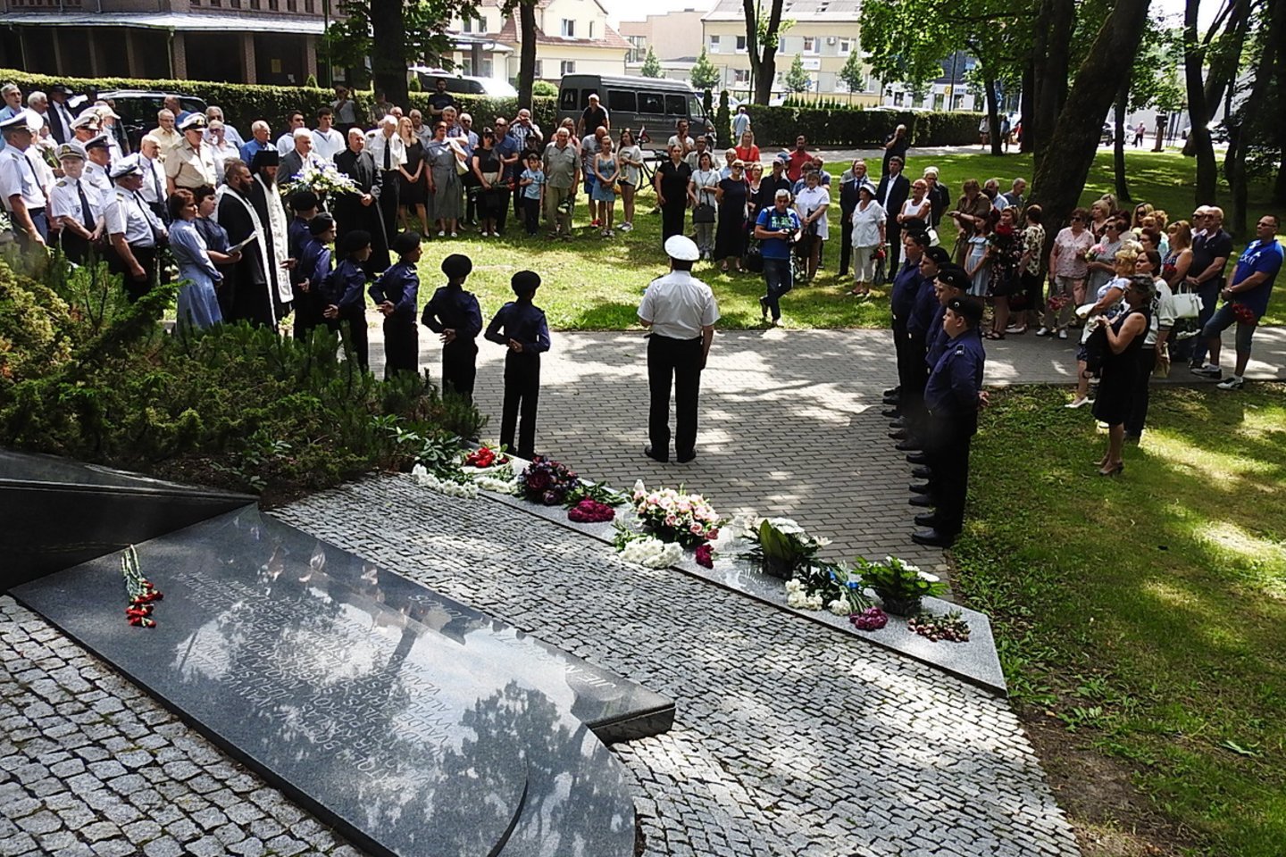 Klaipėdos skulptūrų parke prie paminklo "Linkuvai" pagerbtas prieš 20 metų žuvusių jūrininkų atminimas.<br> G.Pilaičio nuotr.