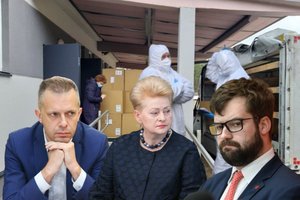 Kova su koronavirusu: vieni atvėrė sistemos žaizdas, kiti sukėlė įtarimų pinigų švaistymu
