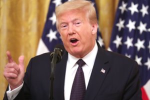 D. Trumpas griežtai perspėja protestuotojus JAV sostinėje: grasino „rimta jėga“