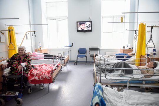 Globos įstaigos įpareigotos nustatyti saugią gyventojų lankymo tvarką