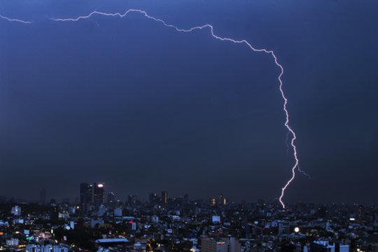 Užfiksuotas ilgiausias pasaulyje „megažaibas“: jo ilgis buvo daugiau kaip 700 kilometrų