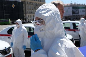 Ukrainoje per parą nustatyta per 1 100 naujų COVID-19 atvejų, 19 žmonių mirė