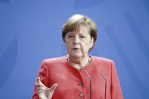 Vokietijos kanclerė A. Merkel įspėjo žmones neignoruoti koronaviruso keliamo pavojaus ir elgtis atsakingai