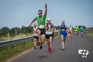 Tradiciniame bėgime „Aplink Elektrėnų marias“ – latvio dominavimas ir L. Kančytės pergalė