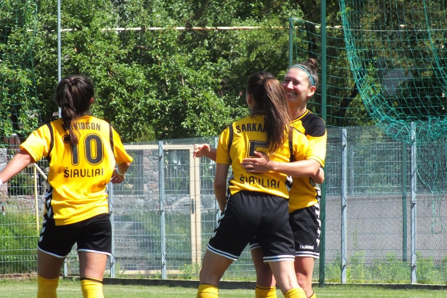  Šiaulių "Gintros-Universiteto" ekipa yra vienvaldė moterų futbolo čempionato lyderė<br> gintros-universiteto nuotr.