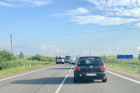 Dar viena avarija, per kurią nukentėjo motociklininkai: medikai išvežė ir senelį, ir anūkę