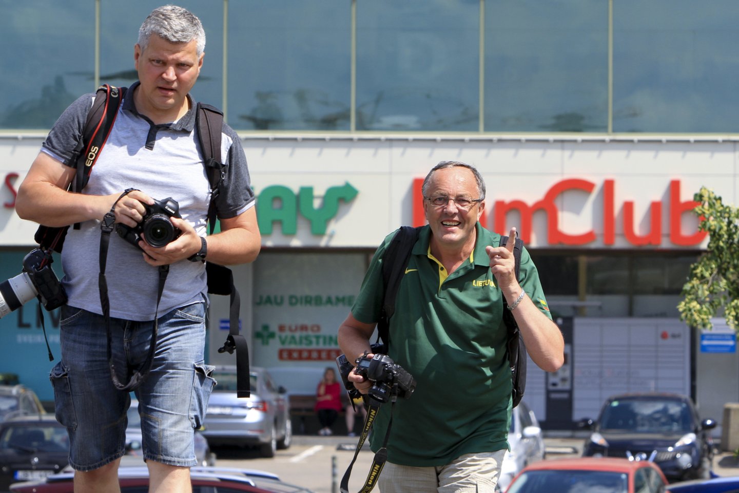 Atidarytą Baltojo tilto aikštyną užplūdo sporto išsiilgę vilniečiai.<br> V.Ščiavinsko nuotr.