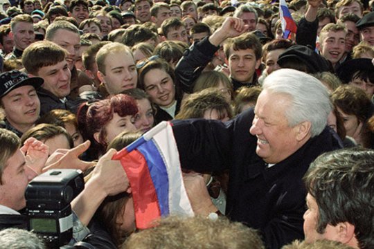1996 m. Rusijos prezidentu perrinktas Borisas Jelcinas. Jo varžovas prezidento rinkimų antrajame ture buvo Rusijos komunistų lyderis Genadijus Ziuganovas.<br>wikipedia nuotr.