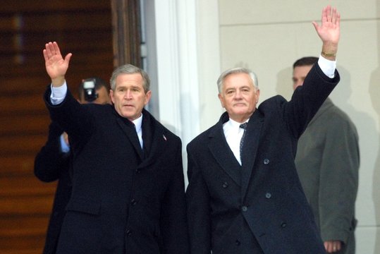 1946 m. gimė JAV prezidentas George’as Walkeris Bushas. Pirmasis ir vienintelis iš veikiančių JAV prezidentų lankėsi Lietuvoje.<br>P.Lileikio nuotr.
