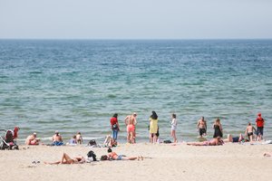 Lietuvių pamėgtame paplūdimyje vėl leidžiama maudytis: vanduo jau švarus