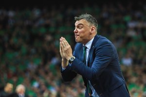 „Žalgirio“ ikoną Š. Jasikevičių vėl bando stabdyti šūkiu: „Šarai, pasilik“