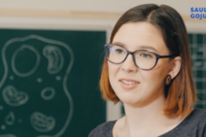 Dvikalbes pamokas vedanti mokytoja: vaikai mokosi ne tik kalbų