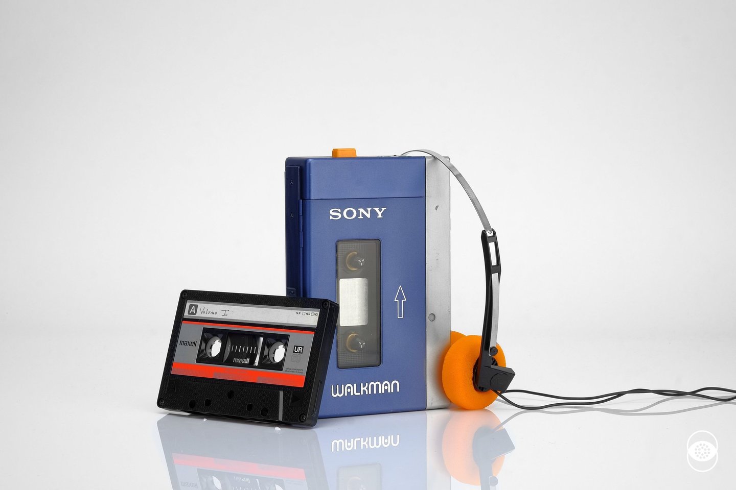  Būtent šiandien, liepos 1 dieną, prieš 41 metus japonų bendrovė „Sony“ pirmoji pradėjo prekiauti asmeniniais nešiojamais kasetiniais grotuvais – ausinukais „Walkman“ – sukėlusiais tikrą perversmą muzikos pasaulyje.
