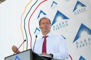 Darbo partijai grįš prieš dešimtmetį paskirtos, bet neišmokėtos milijoninės dotacijos