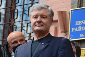 P. Porošenkos likimas vis dar neaiškus: teismo posėdis buvo dar kartą perkeltas