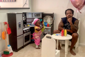 Tėtis pasidalijo dukros restorano apžvalga ir sulaukė tūkstančių sekėjų