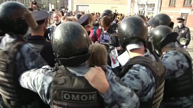 V. Putinui palankios reformos džiugina ne visus: Rusijos didmiesčiai protestuoja