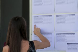 Beveik 16 tūkst. jaunuolių laikys matematikos brandos egzaminą