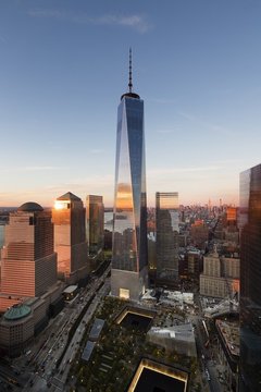 One World Trade Center – 541,3 m aukščio, 94 aukštų centrinis naujojo Pasaulio prekybos centro komplekso pastatas, užbaigtas 2014 metais.<br>James Ewing / archdaily.com nuotr.