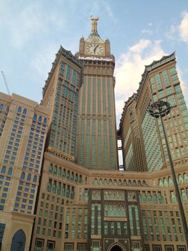 Makkah Royal Clock Tower – dangoraižis Saudo Arabijoje, 601 m aukščio, 120 aukštų, pastatytas 2012 m.<br>Samira [Flickr] under license CC BY 2.0 / archdaily.com nuotr.