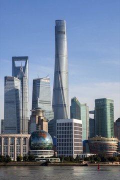 Šanchajaus bokštas – 632 m aukščio, 128 aukštų dangoraižis Šanchajuje.<br>Gensler/Shen Zhonghai / archdaily.com nuotr.