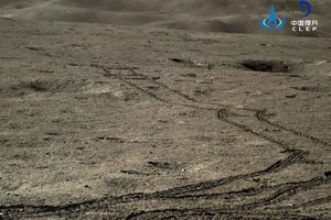 Kodėl Mėnulio pusės tokios skirtingos? Mokslininkai pagaliau turi paaiškinimą