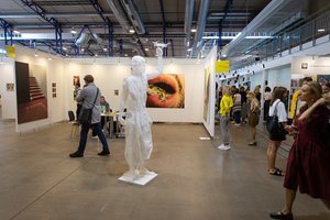 Meno mugė „ArtVilnius ’20“ persikelia į spalį