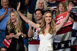 D. Trumpo sūnaus draugė užsikrėtė koronavirusu