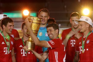 Miuncheno „Bayern“ su R. Lewandowskiu priešakyje žibėjo ir Vokietijos taurės finale