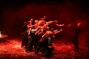 Almas Švilpa Klaipėdos senajame elinge virs Skrajojančiu olandu