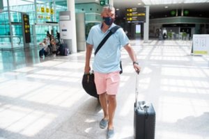 Ištikimiausi „Barcelona“ sirgaliai jau nusifotografavo su Š. Jasikevičiumi oro uoste