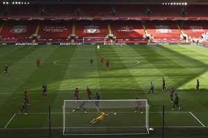 Karūna pasipuošęs „Liverpool“ iškovojo 29-ąją pergalę per 33 rungtynes