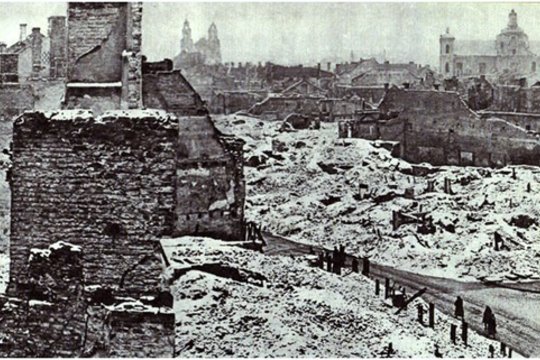1944 m. po beveik savaitės atkaklių mūšių Raudonoji armija užėmė Vilnių.