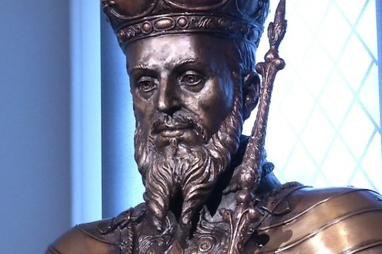 Sostinės Valdovų rūmuose – šventinė naujiena: pristatytas Žygimanto Augusto bronzinis biustas