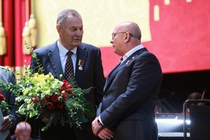 Himną sugiedojęs Kaunas nusilenkė savo miesto didvyriams: išskirtinio dėmesio sulaukė ir M. Paulauskas